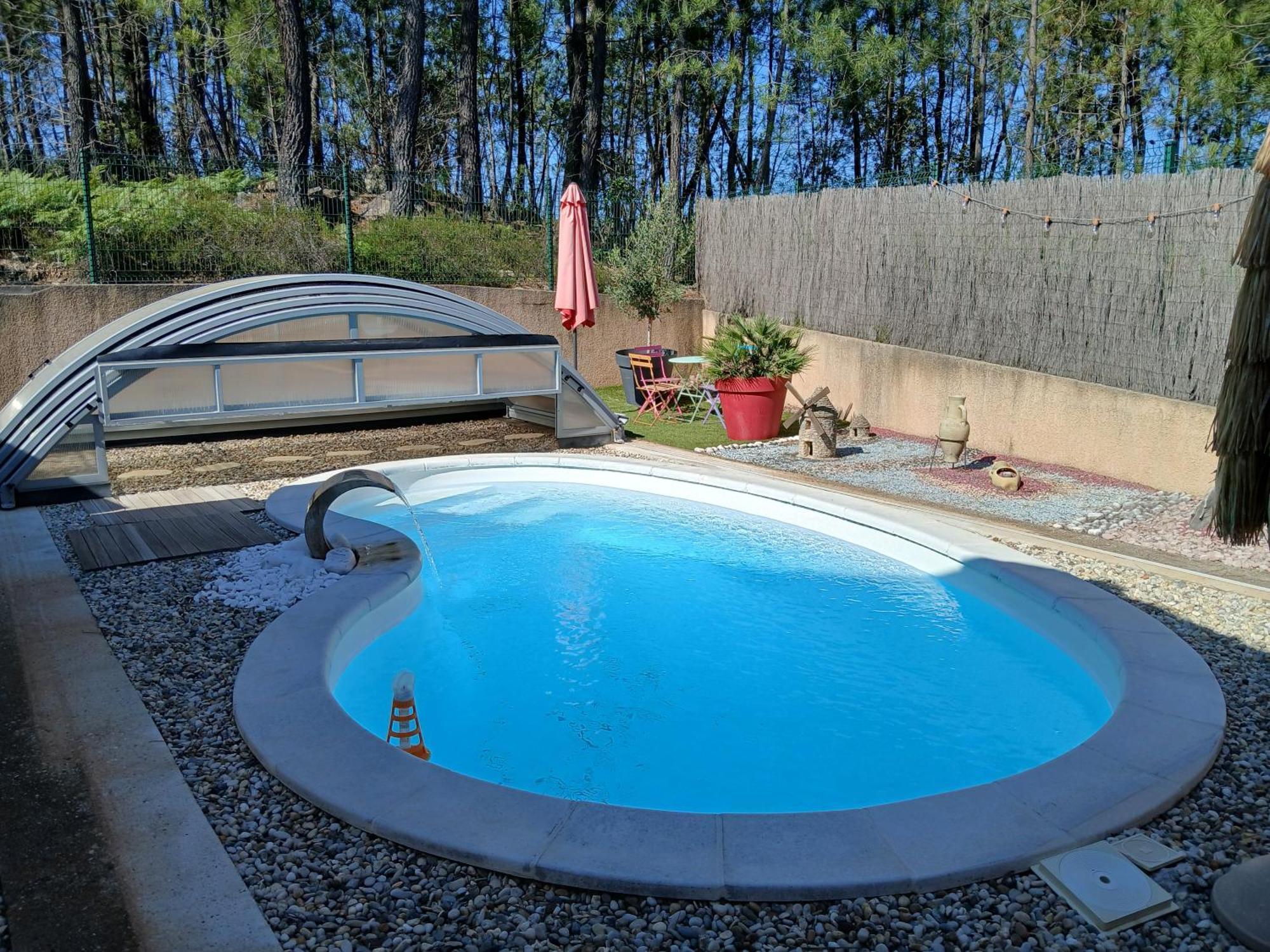 Chalet Charmant Avec Piscine Mercuer Luaran gambar
