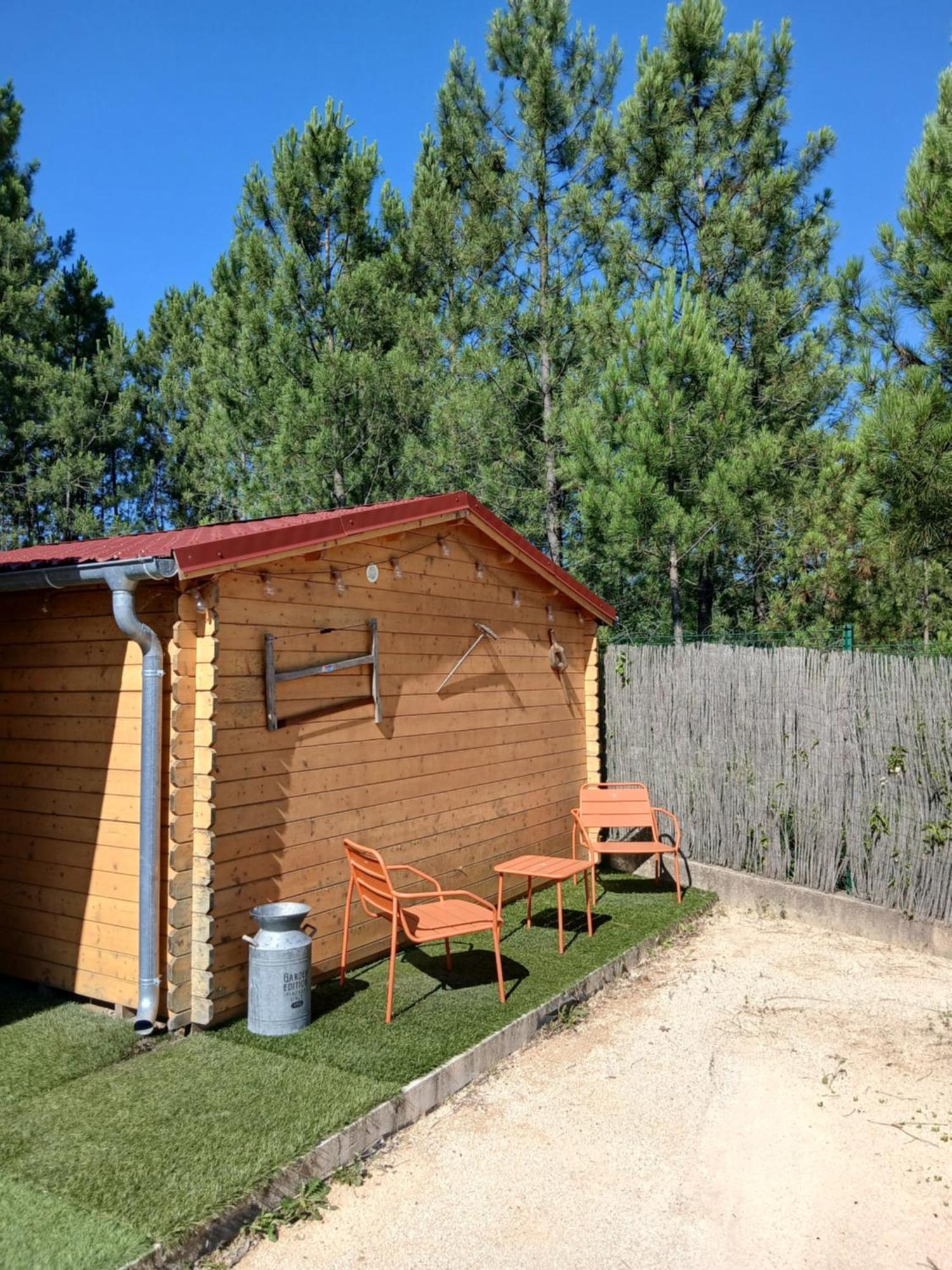 Chalet Charmant Avec Piscine Mercuer Luaran gambar