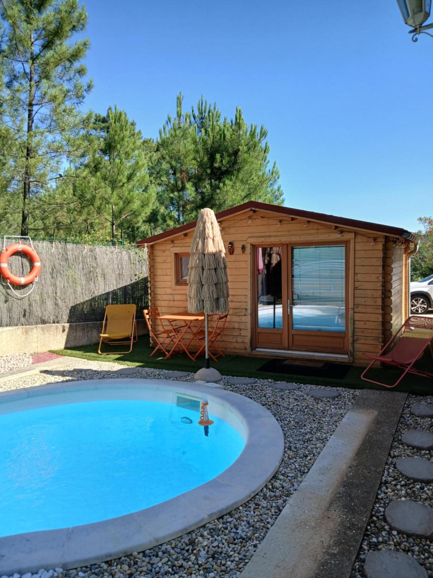 Chalet Charmant Avec Piscine Mercuer Luaran gambar